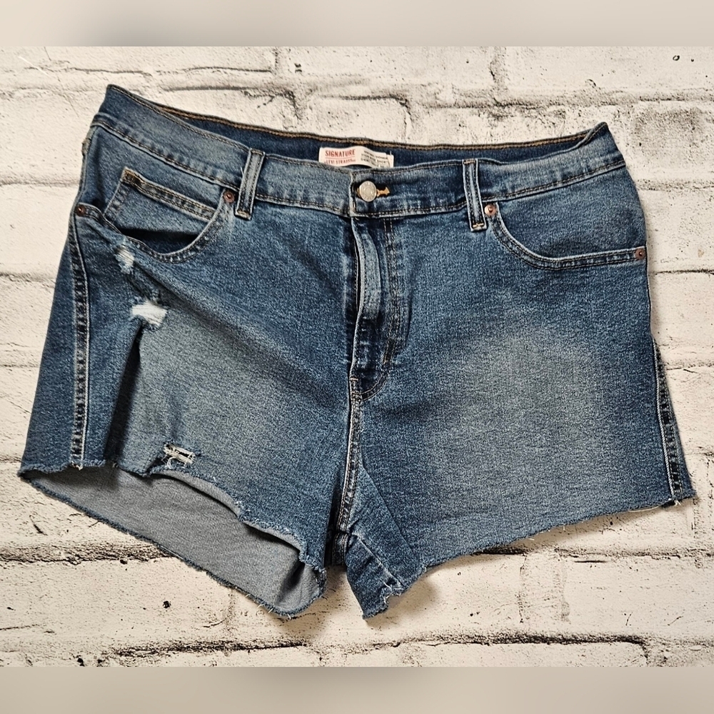 Levi’s Women’s Levi’s Denim Cutoff Jean Shorts Blue Size 32